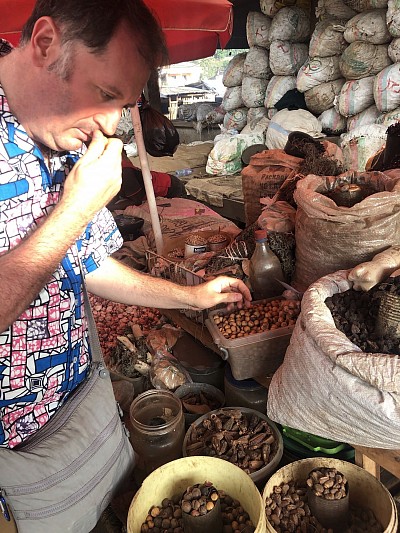 Koukouma & Co sur le marché des épices